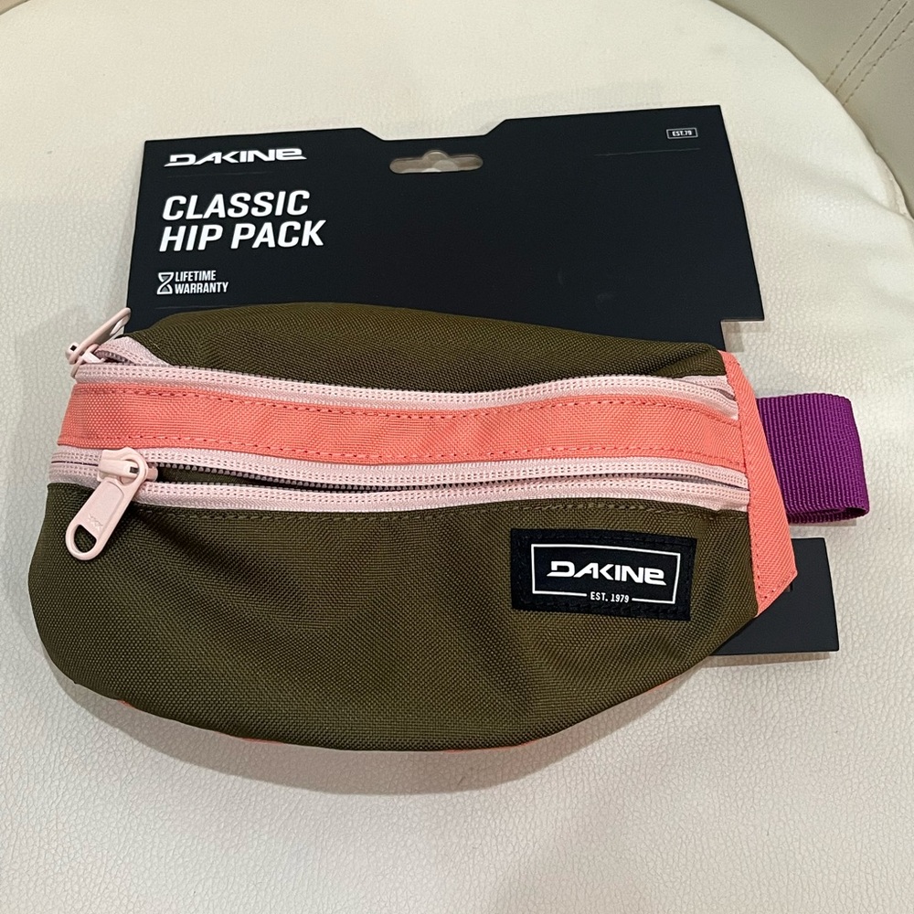 NWT Dakine Hip belt bag. Color is Jungle Punch.